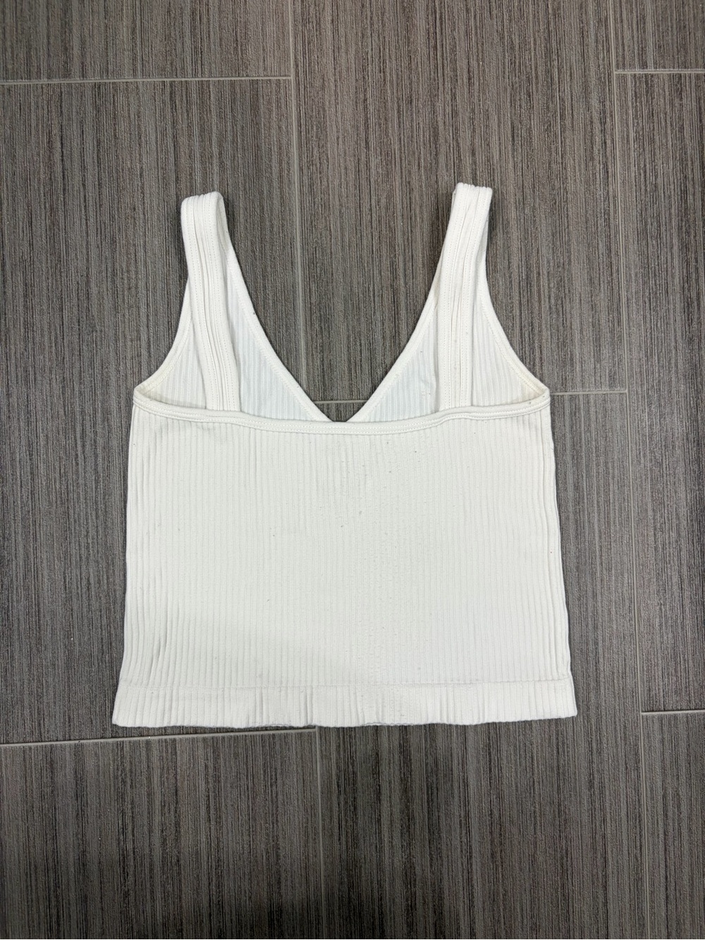 White tank top - Picture 2 of 3